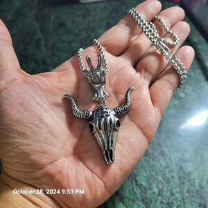 Silver tone Bull skull necklace